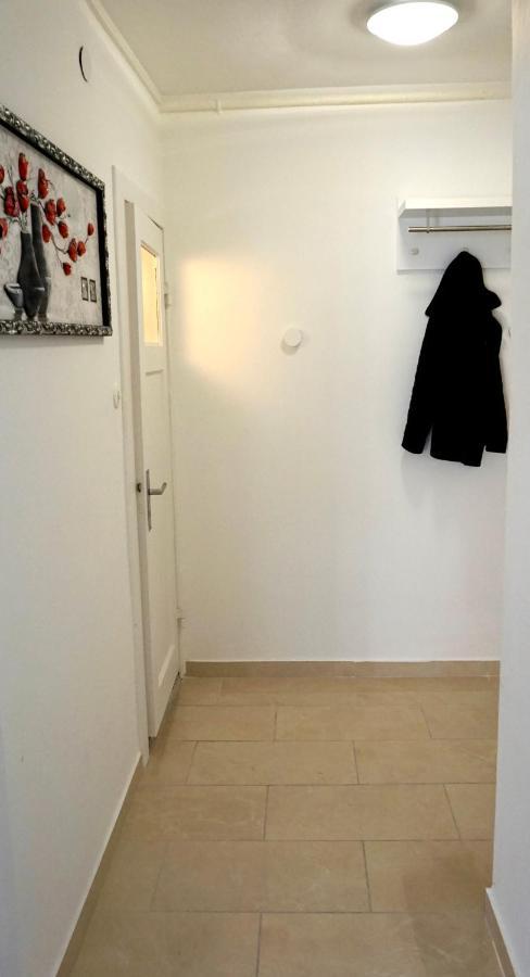Alster Hamburg - Saniertes Und Mobliertes Apartment Mit Bad Und Kuche Luaran gambar