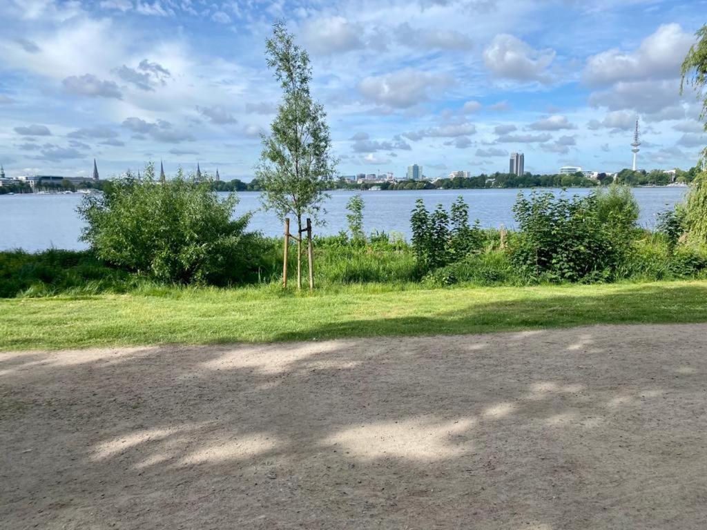 Alster Hamburg - Saniertes Und Mobliertes Apartment Mit Bad Und Kuche Luaran gambar